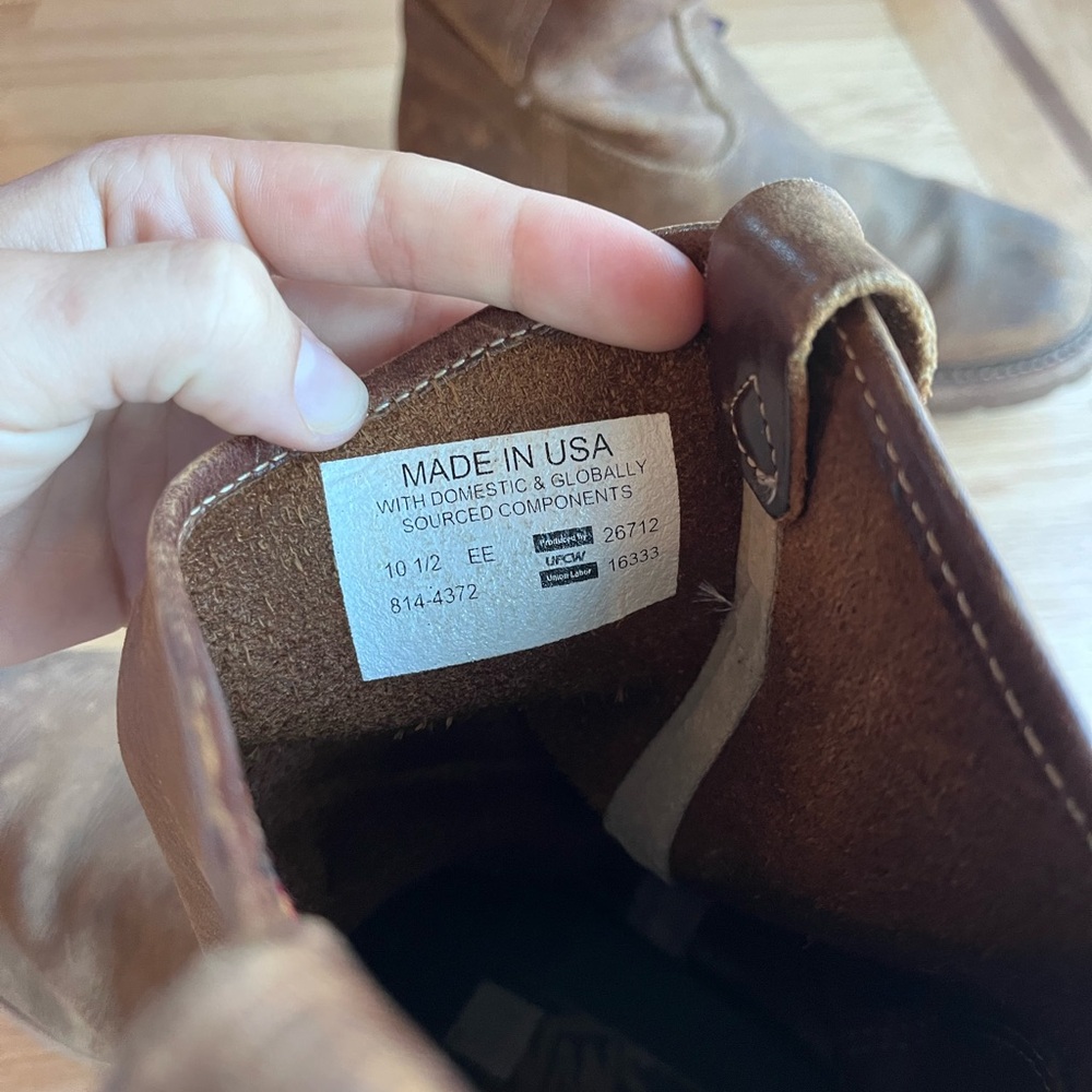Classic Brown Leather Men's Boots - Picture 3 of 6